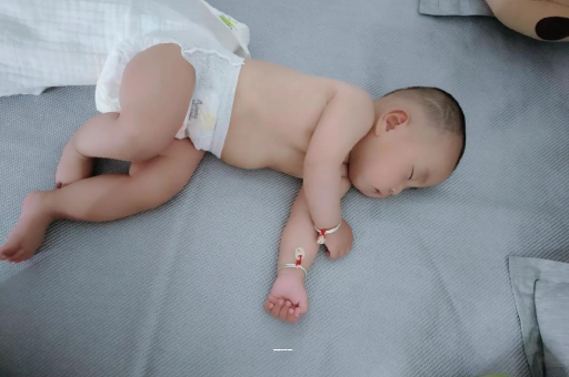 普洱宝宝上火有眼屎